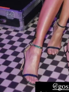 Paulina Krupinska feet photo thumbnail