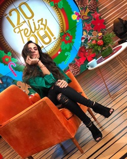 Paulina Mercado feet photo thumbnail