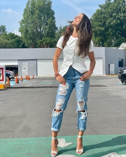 Paulina Mercado feet photo thumbnail