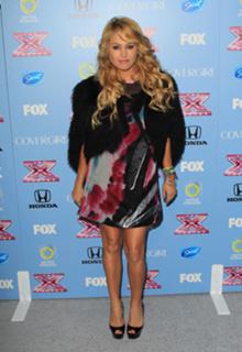 Paulina Rubio feet photo thumbnail