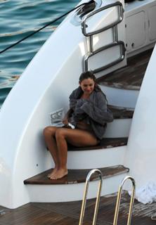 Paulina Rubio feet photo thumbnail