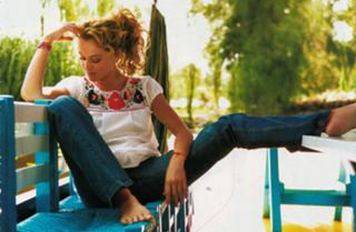 Paulina Rubio feet photo thumbnail