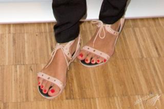 Paulina Sykut feet photo thumbnail