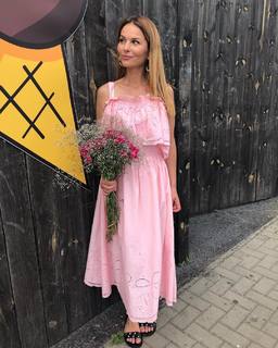 Paulina Sykut feet photo thumbnail
