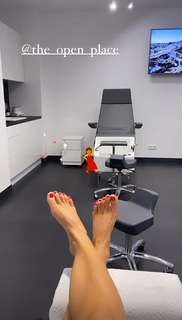 Paulina Sykut feet photo thumbnail