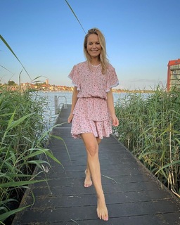 Paulina Sykut feet photo thumbnail
