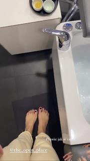 Paulina Sykut feet photo thumbnail
