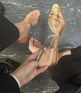Paulina Sykut feet photo thumbnail