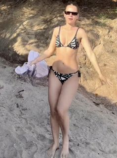 Paulina Sykut feet photo thumbnail