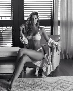 Paulina Vega feet photo 15