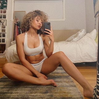 Pauline Brown feet photo 9