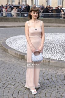 Pauline Chalamet feet photo 12