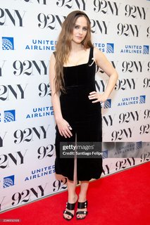 Pauline Chalamet feet photo 4