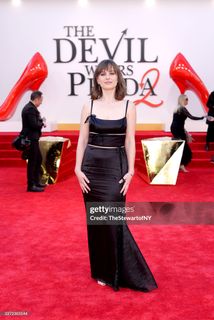 Pauline Chalamet feet photo 2