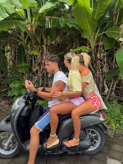 Pauline Tantot feet photo 10