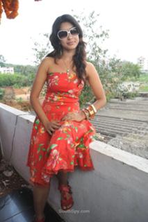 Payal Ghosh feet photo 17