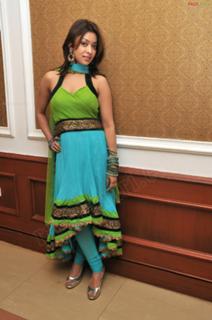 Payal Ghosh feet photo 16