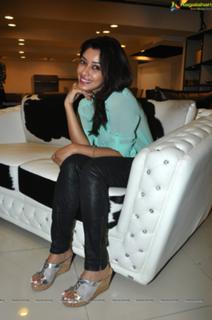 Payal Ghosh feet photo 13
