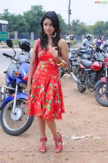 Payal Ghosh feet photo 18
