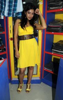 Payal Ghosh feet photo 16