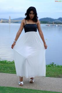 Payal Ghosh feet photo 12