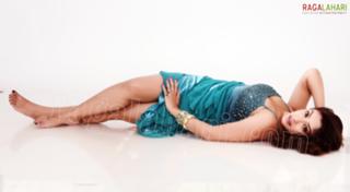 Payal Ghosh feet photo 16