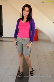 Payal Ghosh feet photo 9
