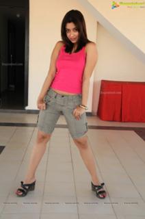 Payal Ghosh feet photo 12