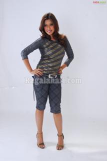 Payal Ghosh feet photo 5