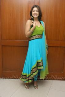 Payal Ghosh feet photo 9