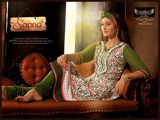 Payal Rajput feet photo 14