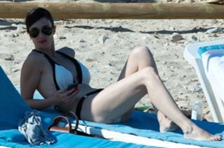 Paz Vega feet photo thumbnail