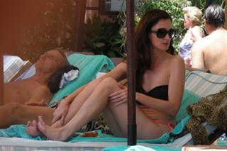 Paz Vega feet photo thumbnail