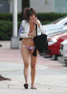 Paz de la Huerta feet photo 11