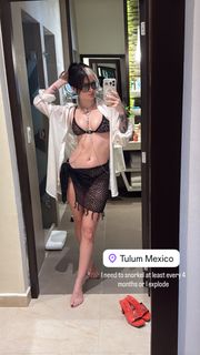 PeachJars feet photo thumbnail