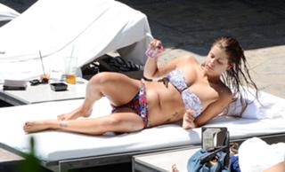 Peaches Geldof feet photo 5