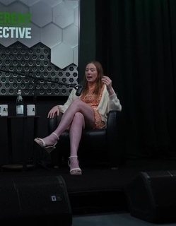 Pearl Davis feet photo 4