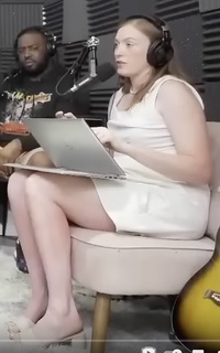 Pearl Davis feet photo 17