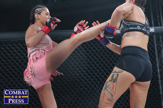 Pearl Gonzalez feet photo 2