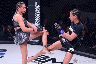 Pearl Gonzalez feet photo 20
