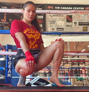 Pearl Gonzalez feet photo 3