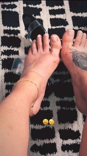 Pearl Gonzalez feet photo 8