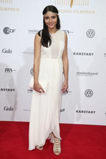 Pegah Ferydoni feet photo 20
