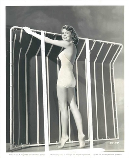 Peggie Castle feet photo 19
