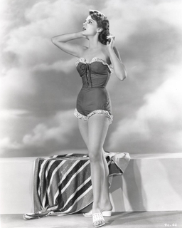 Peggie Castle feet photo 13