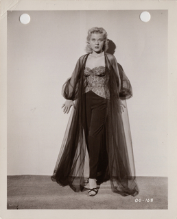 Peggie Castle feet photo 3
