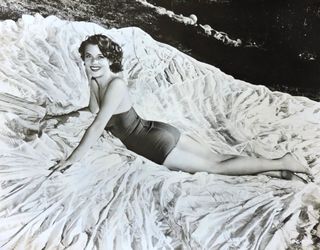 Peggie Castle feet photo 3