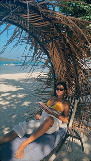 Peggy Gou feet photo thumbnail