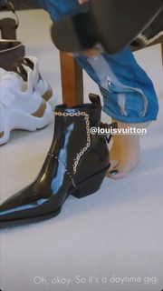 Peggy Gou feet photo thumbnail