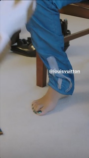 Peggy Gou feet photo thumbnail